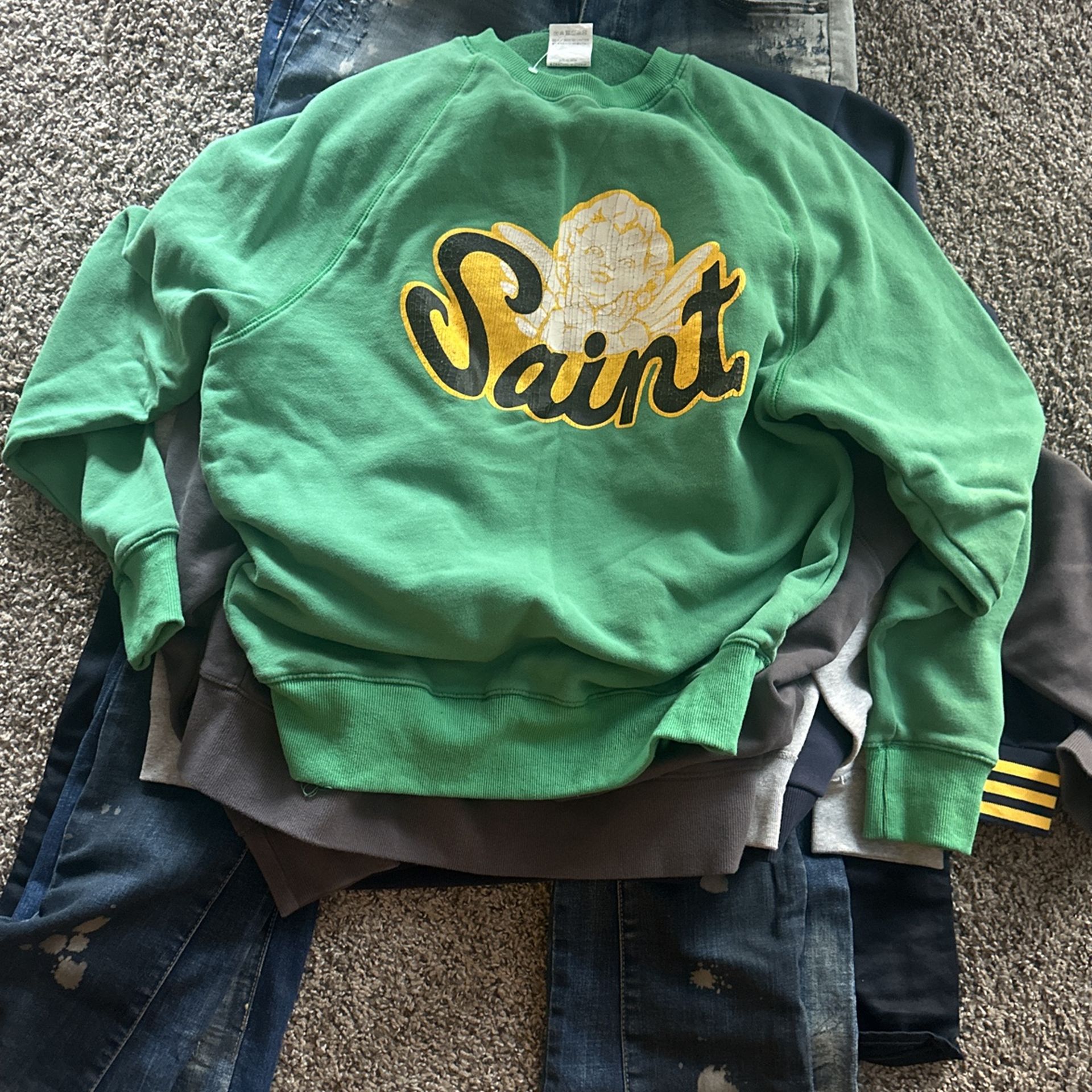 Saint Crewneck