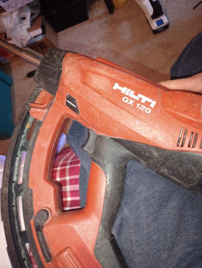 Hilti Fast Track. Concrete Nailer Gas