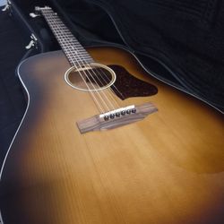 Beautiful Art & Lutherie Americana Acoustic Electric GT EQ. Excellent. Cond!