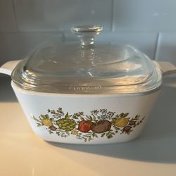 Small Vintage Pyrex Dish With Lid