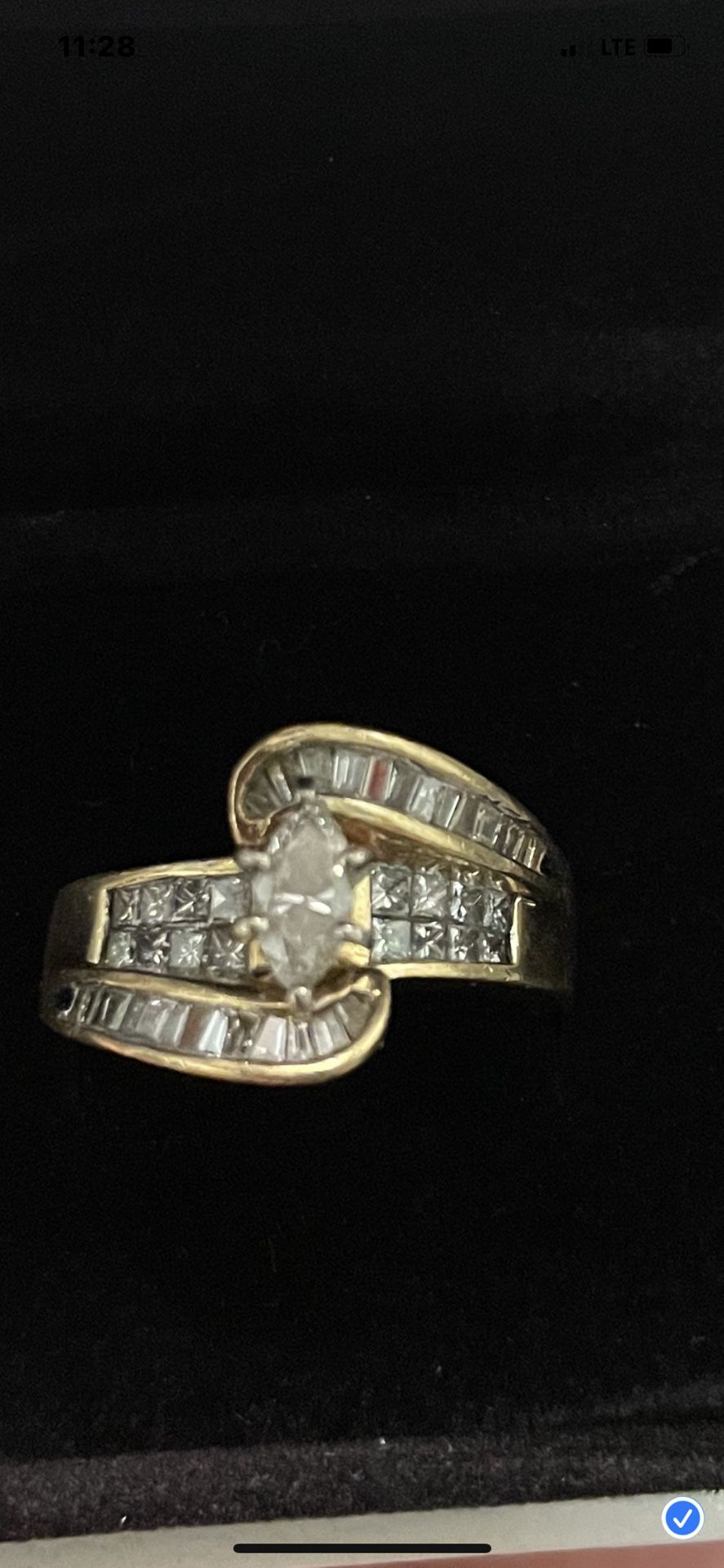 Beautiful Real Diamond & Gold Ring 