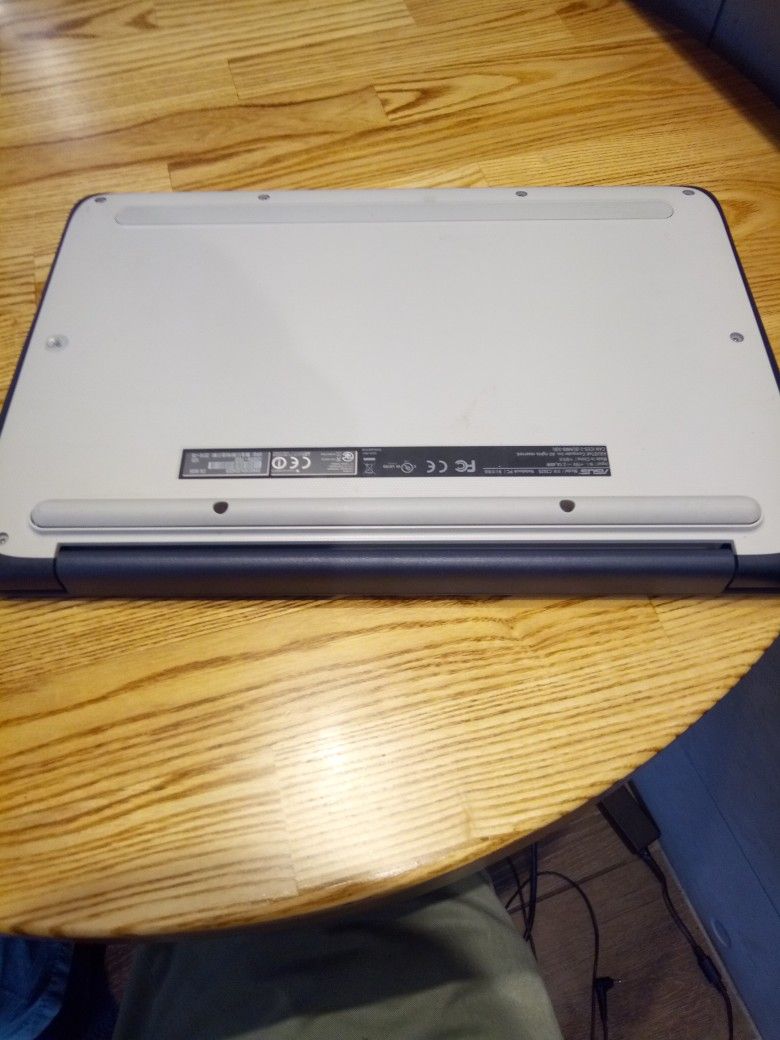 ASUS Chromebook C423N