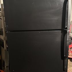 GE Black Refrigerator (FREE DELIVERY)