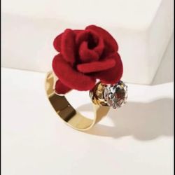 LAST ONE Stunning NEW Large Felt Rose With Solitary Gemstone Women’s Fashion Ring - Size 7