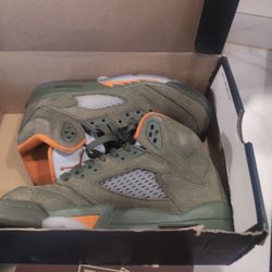 5y Olive Retro Jordans