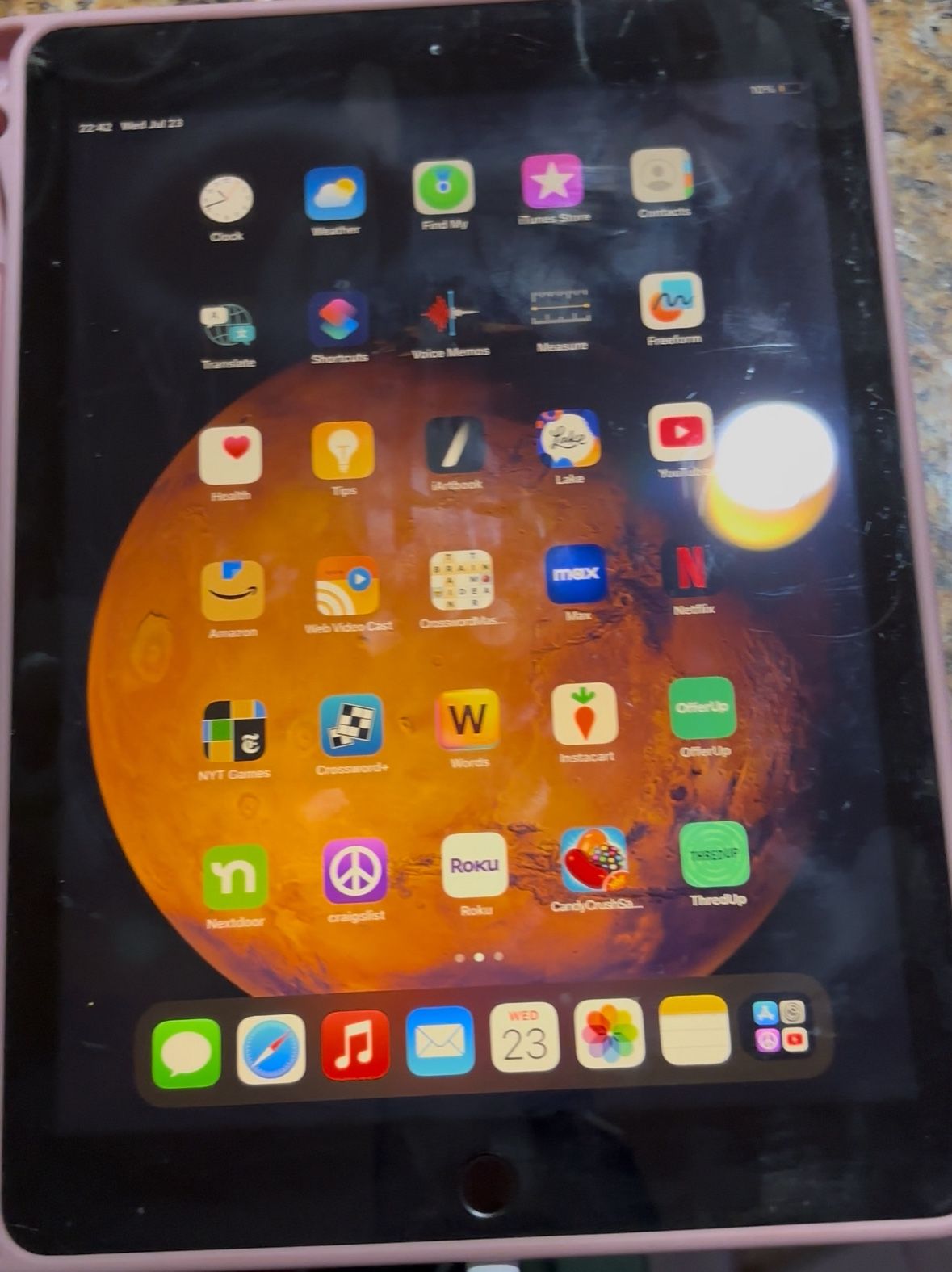 iPad 6th gen W/case And Stylus