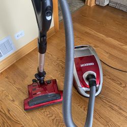 Oreck Canister Vacuum Cleaner With 12 Bags