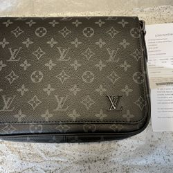 Louis Vuitton Messenger Handbag