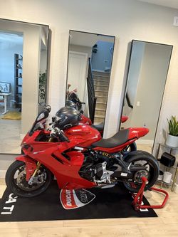 2023 Ducati Supersport 950s