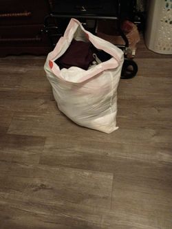 Free bag of clothes men's small medium ladies XL and large