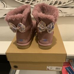 Ugg boots w/ mini bailey bow splatter 11 mauve 1124152