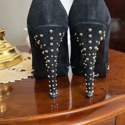 Black Suede Pumps