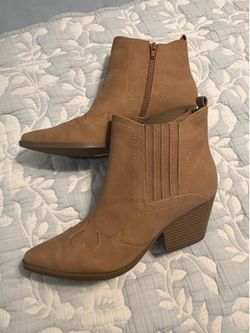 Female Ankle boots SZ 9