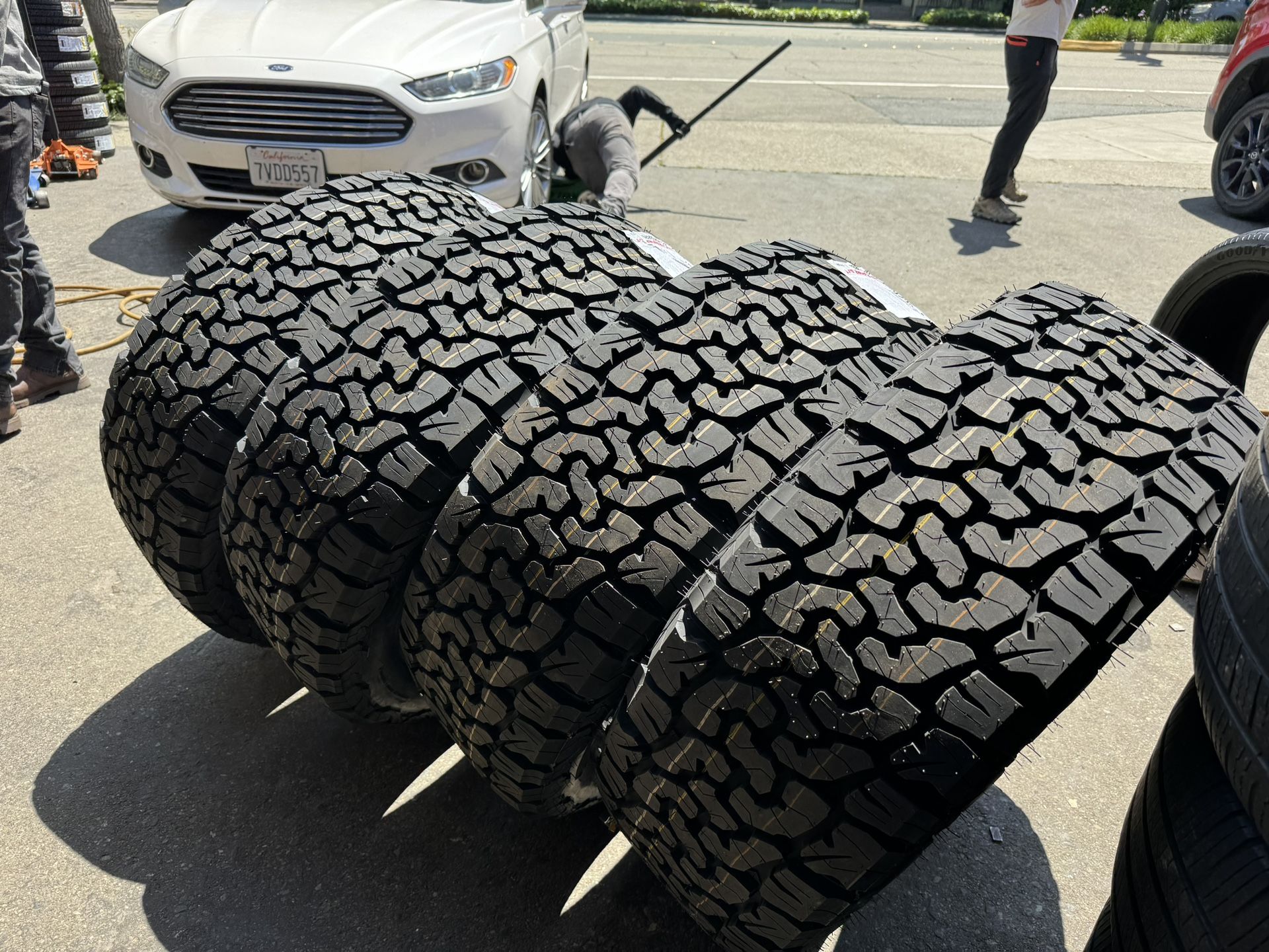 LT285-55-20 Tires 880$ Installed 