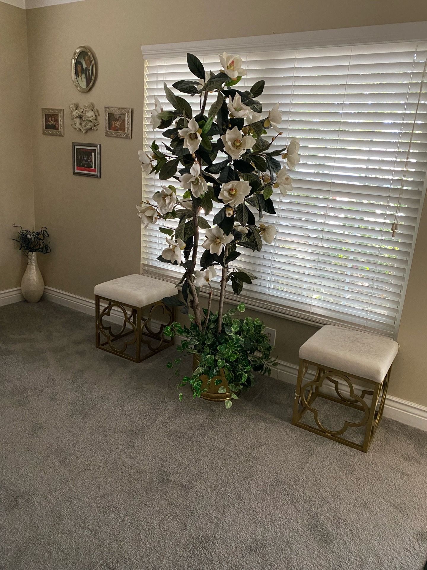 Decorative Magnolia Tree with 2 Matching Accent Stools