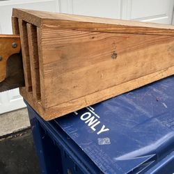 Wood hand saw storage box