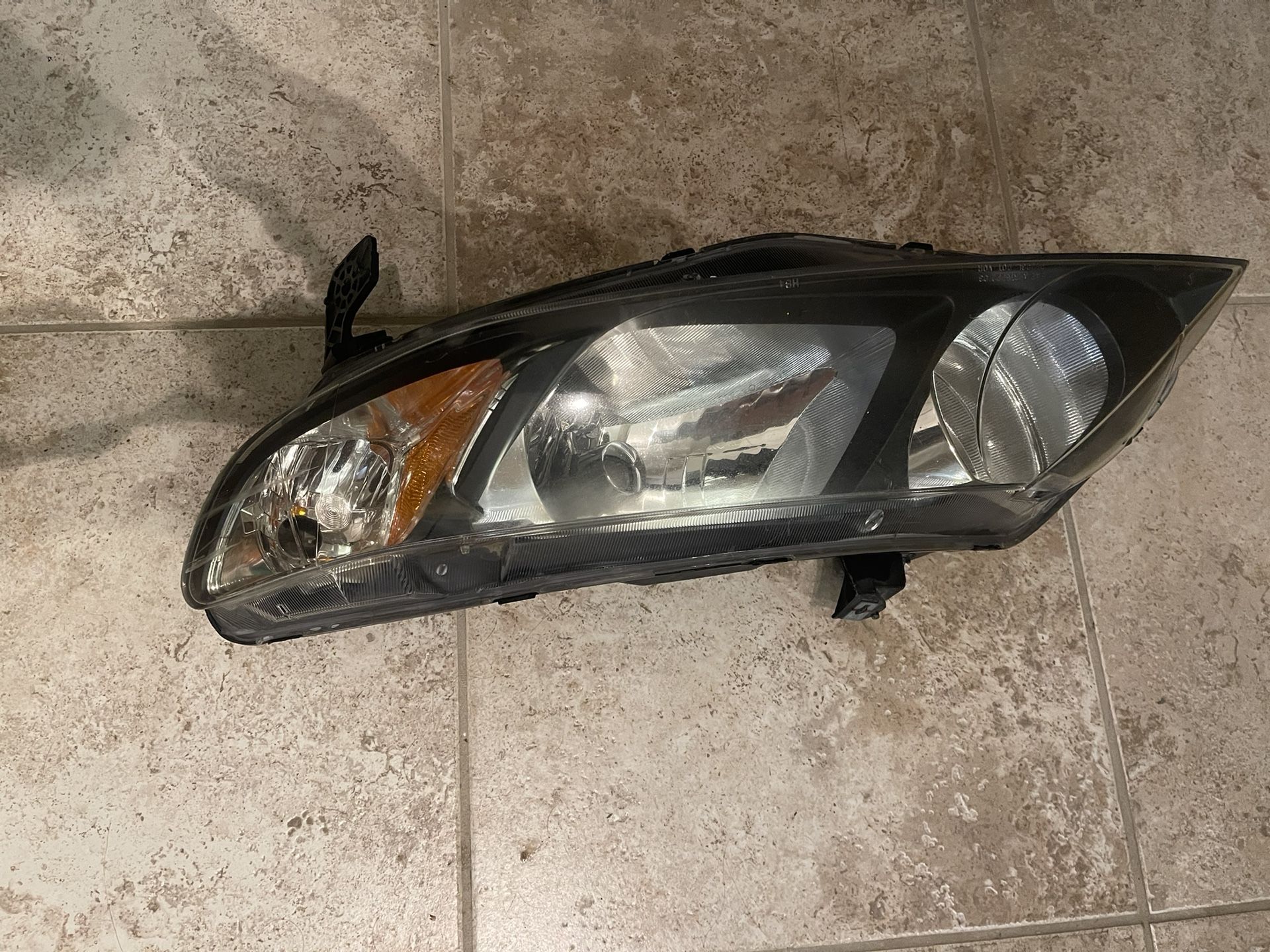 2009 Honda Civic Headlight Driver’s Side 