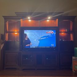 Solid Wall Unit Great Condition