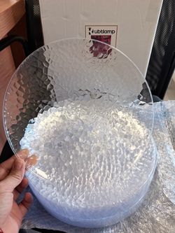 Clear plastic plates OPEN BOX