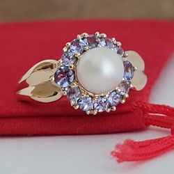 ❤️14k Size 7 Lovely Solid Yellow Gold Fresh-Water Pearl and Tanzanite Ring!/ Anillo de Oro con 1 Perla y Tanzanitas! 👌🎁Post Tags: Anillo de Oro