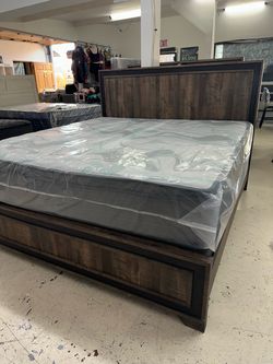 King bed w mattress set