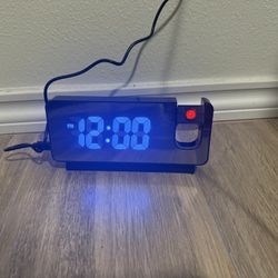 Projection Alarm Clock, with 180° Rotatable Projector, 3-Level Brightness, Progressive Volume, USB Charger, Battery Backup, And 9mins Snooze