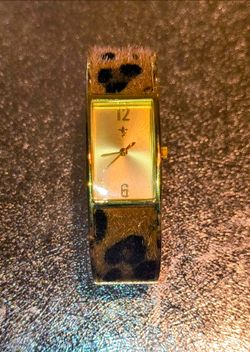 🌹Fleur-de-lis Leopard Print Cuff Watch🌹
