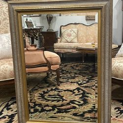 Beautiful Vintage Gilt Wood Frame Beveled Mirror 🌷