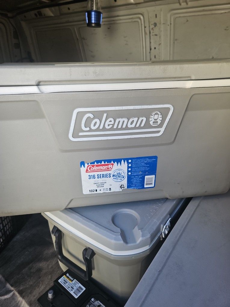 Coleman And Igloo Cooler