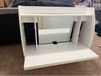 White desk/vanity with mirror