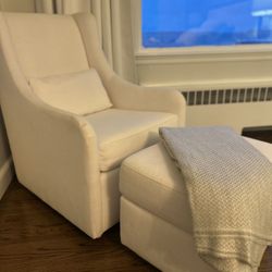 Pottery barn Rocking Chair With Ottoman