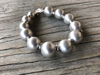 Silver pearl bracelet