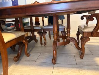 Traditional Wood Dining Table with Chairs