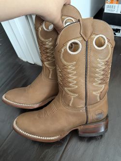 women cowboy boots