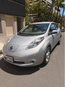 2012 Nissan Leaf SL With backup camera