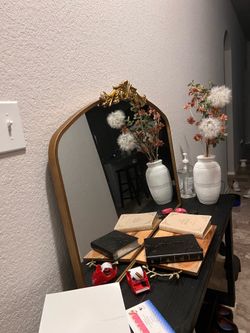 Gold mirror