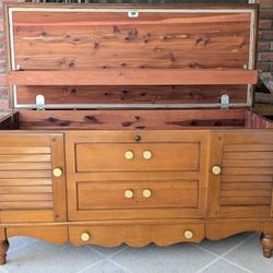 Vintage Lane Chest 
