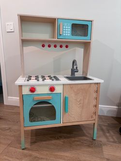Play kitchen