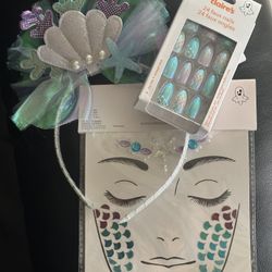 Claire’s mermaid props 