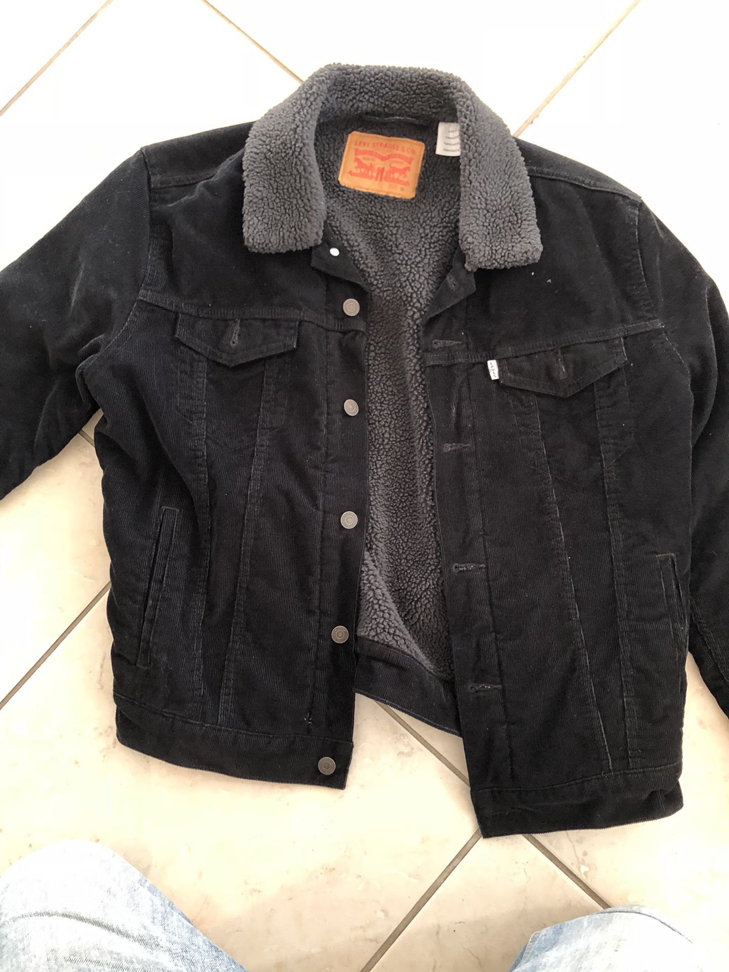 Levi’s Sherpa trucker jacket M for Sale in Hollywood, FL - OfferUp