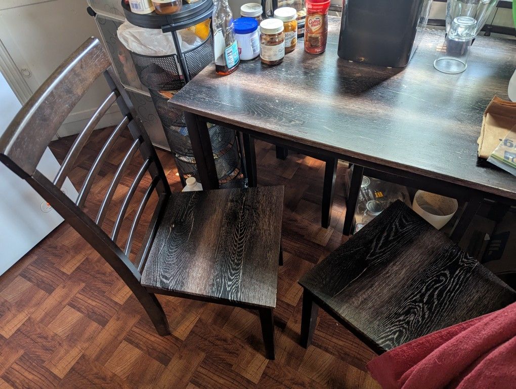 Dining Room Table With 4 Chairs