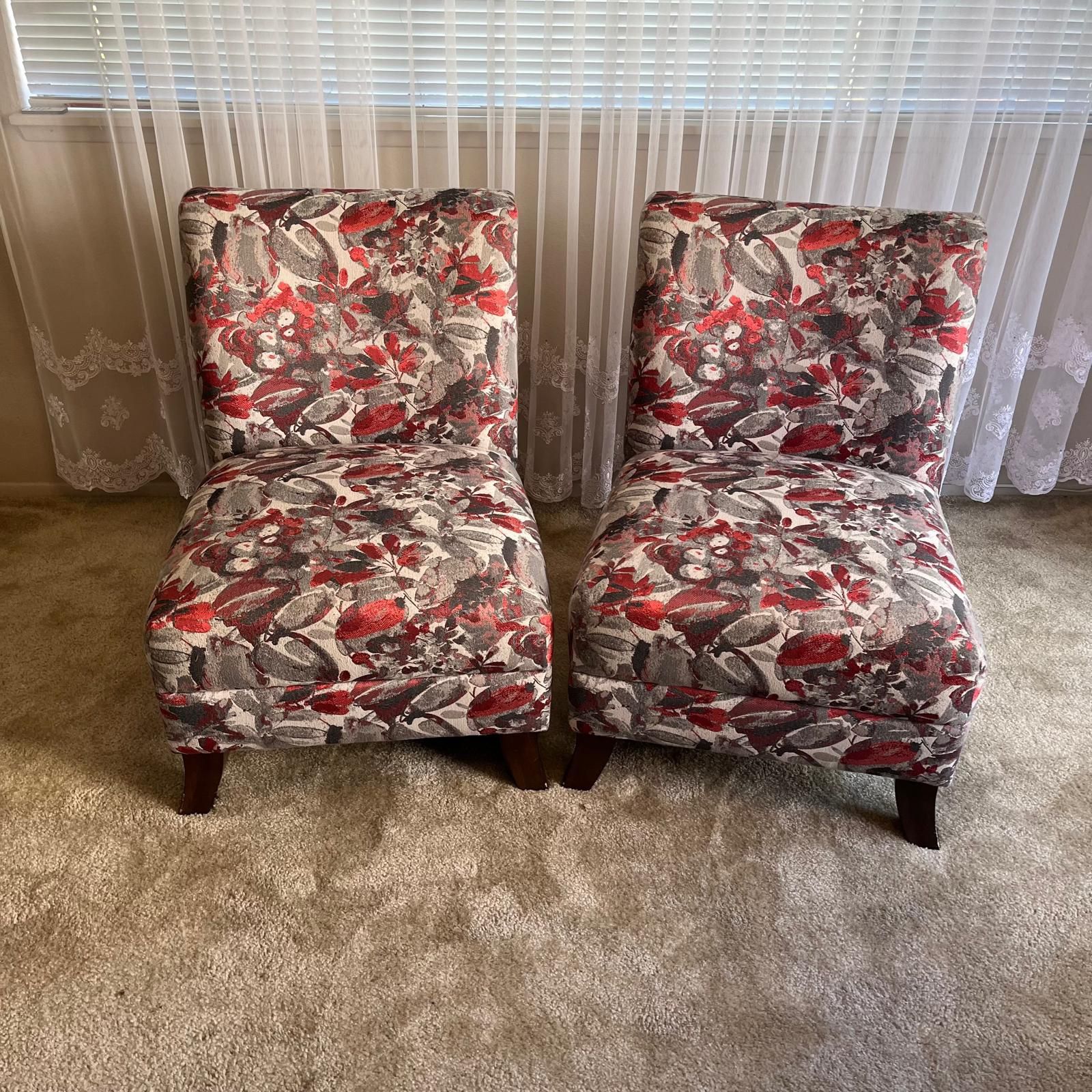 Cylus 2 Chair And Table Set