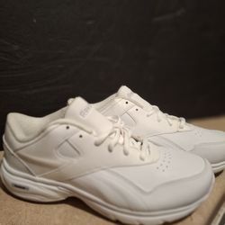 Brand NEW REEBOK RUNNERS SIZE 7  WOMANS