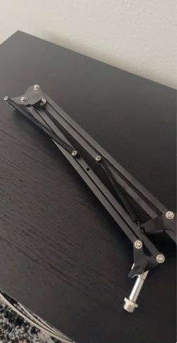 NEED GONE ASAP  Mic arm
