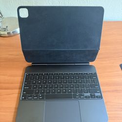 Apple - Magic Keyboard - 13 inch iPad Pro M4 & M5
