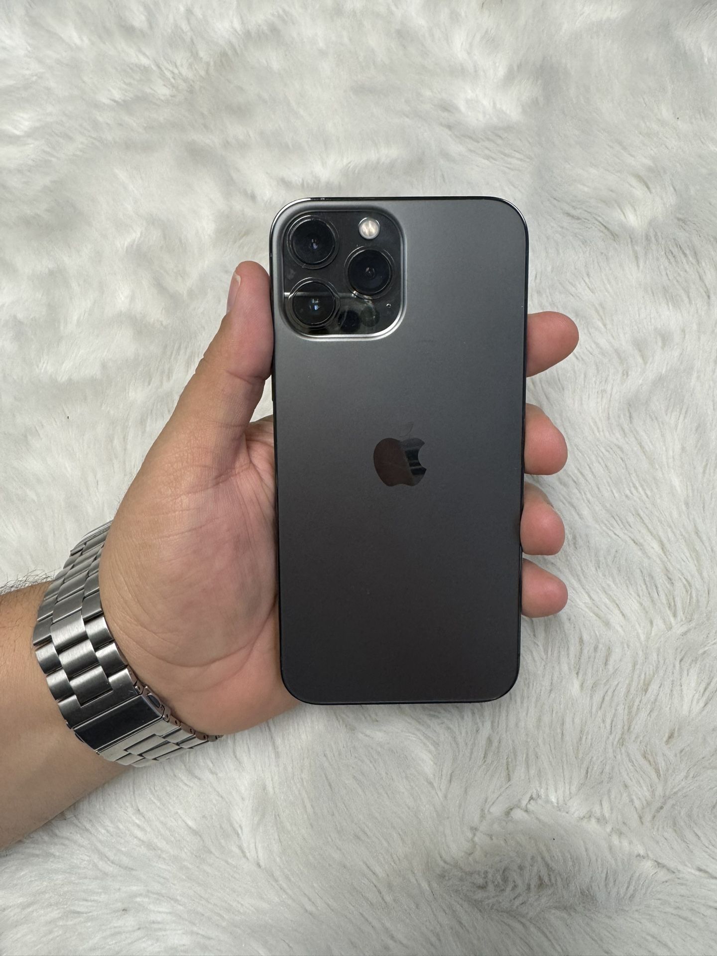 Apple iPhone 13 Pro Max 128GB Unlocked $525
