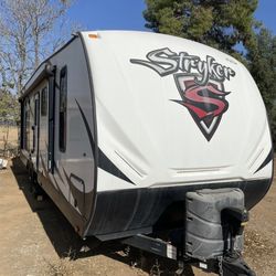 2016  Stryker ST 2912  Toy Hauler 