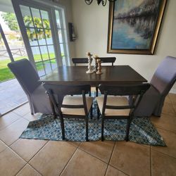 Farmhouse Style table with 6 dinning chairs