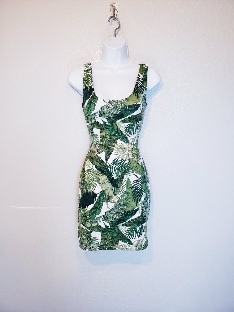 slim fit dress slacks H&M Green Bodycon Maxi Dress – Circular Clothing Co main image 0