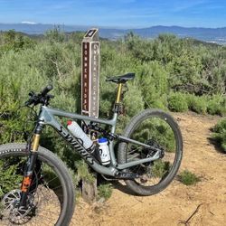 Specialized Epic Sworks Size large S4 Blue Shimmer Race XC Bike